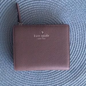 NWT Kate Spade Shawn Wallet in Light Walnut (Gray)